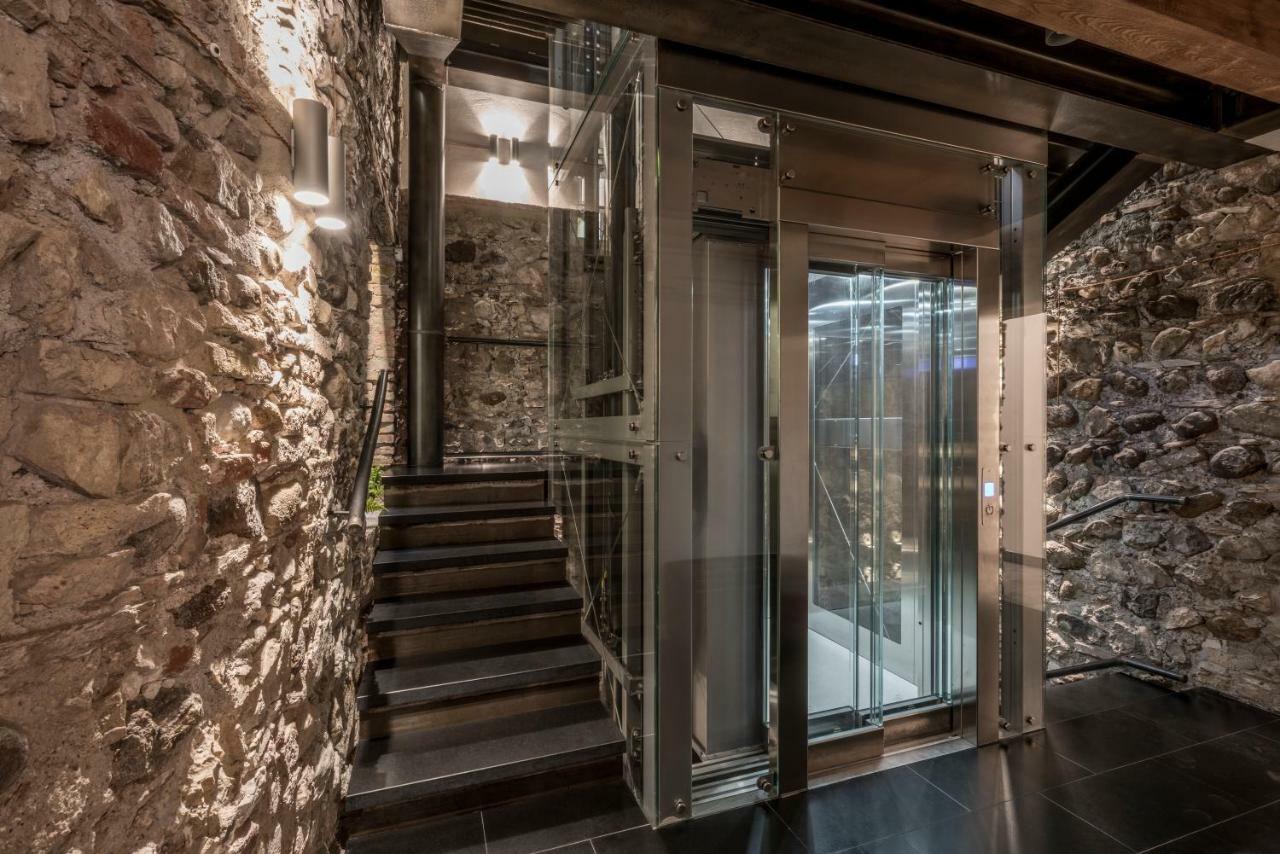 Crocus Apartments Sirmione Exterior foto